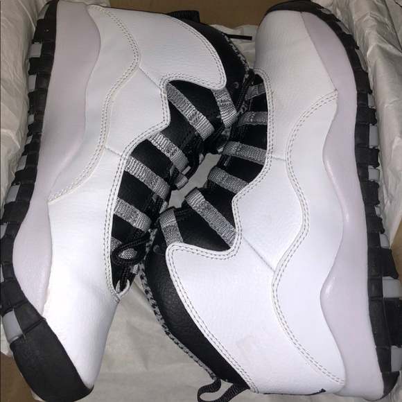 grey and white jordan 10
